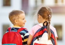 if students carry a bag of these colors he will concentrate on his studies according to astrology।किस रंग का स्कूल बैग आपके बच्चे के लिए रहेगा सबसे बेहतर? पढ़ाई में बढ़ेगा फोकस! जानें एस्ट्रोलॉजर से