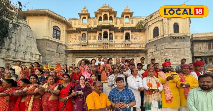 Udaipur News: बजरंग सेना मेवाड़ के द्वारा पवनपुत्र पिछोला आरती