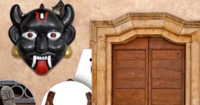 Vastu Tips: क्या आपने भी घर के बाहर लगा रखी