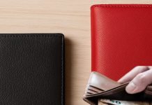 Vastu Tips: पर्स में भूलकर भी न रखें ये चीजें, वरना घटने लगती है आमदनी, बन सकता है आर्थिक तंगी का कारण !