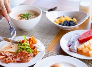 सुबह कितने बजे करना चाहिए ब्रेकफास्ट? क्या इसका भी कोई परफेक्ट टाइम, तुरंत जानें सेहत से जुड़ी यह बात