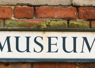 बाल, कंडोम, ब्रोकन रिलेशनशिप, टॉयलेट. – Bharat.one हिंदी