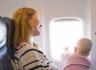 How to paln a trip with infant: छोटे बच्चे के साथ वेकेशन प्लान करने के टिप्स