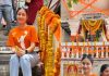 बजरंग बली के दर्शन करने पहुंचीं धनश्री, लोगों ने कर दिया ट्रोल, कहा- लगता है पैसे…