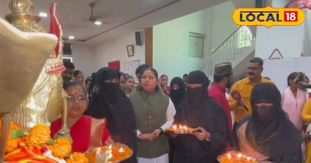 वाराणसी में मुस्लिम महिलाओं ने रामनवमी पर की प्रभु श्री राम की पूजा