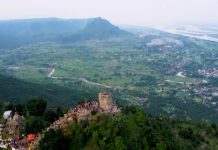 बिहार के रोहतास में मानसून का जादू: कैमूर पहाड़ियों का अद्भुत नजारा.