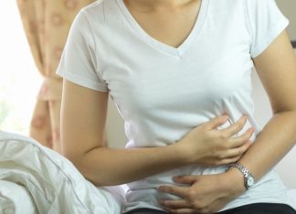 Bloating in Stomach: बैठे-बैठे अक्सर हो जाती है गैस या ब्लोटिंग की दिक्कत? डॉक्टर के इस नुस्खे में है जबरदस्त इलाज!