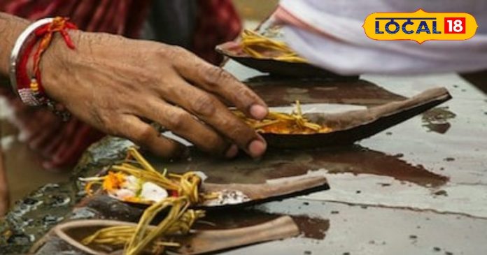 मरने से पहले ही लोग क्यों कर लेते हैं अपना