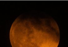 Chandra Grahan 2025: गर्भवती महिला, पानी में चांद की परछाई… चंद्रग्रहण में कई अंधविश्वास, लेकिन क्या है इसके पीछे की सच्चाई?