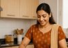 Vastu Tips for kitchen । वास्तु टिप्स किचन में बर्तन, झाड़ू, सिलेंडर, बोतलें उल्टी रखने से बचें