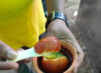 चंदौली का मशहूर गुलाब जामुन, 90 साल से स्वाद की बादशाहत कायम; मुलायम इतना की मुंह में जाते घुल जाए