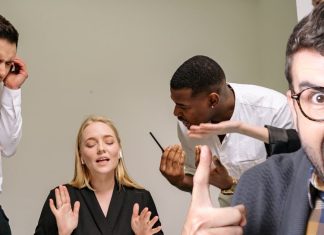 Benefits of abusing। गालियां देना तनाव कम करता है, उम्र बढ़ाने में मददगार: रिसर्च