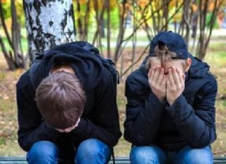 बारिश में किस चीज का है सबसे ज्यादा खतरा? बच्चे और युवा होते हैं शिकार allergic conjunctivitis in monsoon symptoms prevention and treatment by doctor