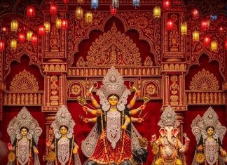 shardiya navratri 2025 maha saptami why maa durga eyes opened on seventh day of shardiya navratri | सप्तमी तिथि को ही क्यों पंडालों में देवी की आंखों से हटाई जाती है पट्टी, जानें माता के जाग्रत का संबंध