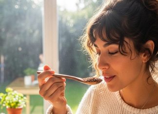 Flaxseeds Side Effects | अलसी के बीज किन लोगों के लिए नुकसानदायक | Who should Avoid Flaxseed