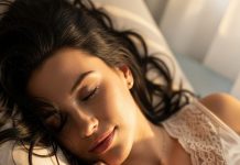 Afternoon Nap Benefits and Risks for Health | दोपहर में नींद लेना सेहत के लिए फायदेमंद या नुकसानदायक