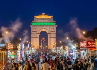 Delhi night food market। दिल्ली का स्ट्रीट फूड