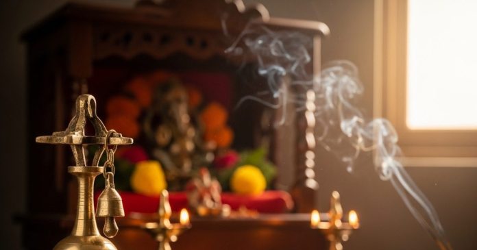 why ring bell during puja। पूजा में घंटी क्यों बजाते