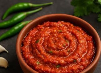 लहसुन की चटनी बनाने की आसान विधि गरमा-गरम पराठे के लिए.
