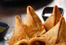 आलू के समोसे की आसान रेसिपी घर पर बनाएं स्वादिष्ट समोसे.