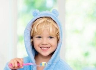 बच्चों के पहले दांत पर ब्रशिंग कब और कैसे शुरू करें, जानें सही तरीका.