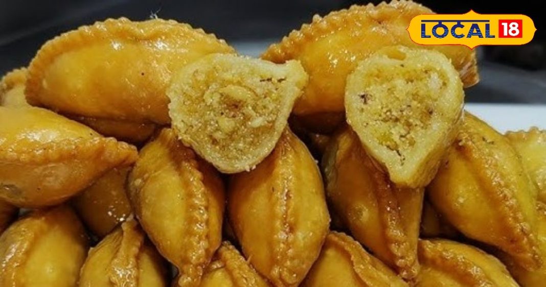 त्योहारों का स्वाद बढ़ाएगी घर की बनी गुजिया, बिना खराब हुए कई दिन तक रहेगी फ्रेश, नोट कर लें रेसिपी