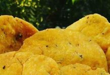 दीपावली पर घर पर बनाएं कुरकुरी और स्वादिष्ट मठरी की आसान रेसिपी.