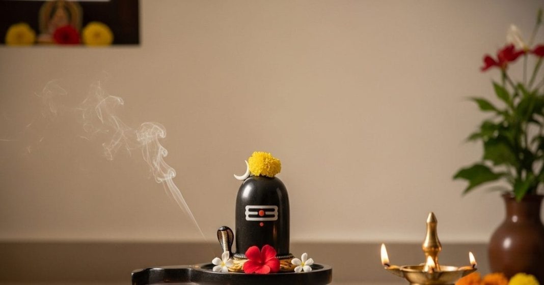 Shivling vastu tips: भगवान शिव की मूर्ति या शिवलिंग घर