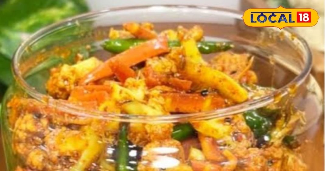 सर्दियों में बनाएं गोभी-गाजर का अचार, झटपट होगा तैयार… सालों नहीं होगा खराब, जानें रेसिपी