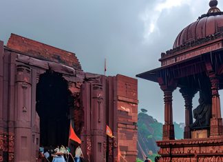 bhojeshwar mahadev temple bhojpur history | bhojpur shiv mandir katha in hindi | भोजपुर का अनोखा शिव मंदिर, 18 फीट चौड़ा शिवलिंग, सीढ़ी पर चढ़कर होता अभिषेक, जानें निर्माण क्यों है अधूरा