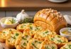 Homemade Garlic Bread। घर पर बनाएं बटर वाली गार्लिक ब्रेड