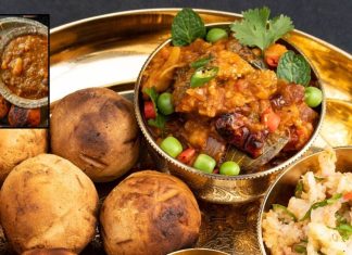 Litti Recipe: घर में ऐसे बनाएं लिट्टी-चोखा, सत्तू में ये खास चीज जरूर करें मिक्स