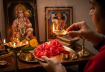 मंगलवार को करें हनुमान जी की आरती, बजरंग बली हर लेंगे सारे संकट, जरूर चढ़ाएं ये वाला फूल