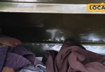 Astro Tips: घर में पुराने कपड़े रखना सही या गलत? आपने भी रखा है तो जान लें क्या होंगे उसके बुरे प्रभाव, अभी करें बाहर