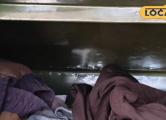 Astro Tips: घर में पुराने कपड़े रखना सही या गलत? आपने भी रखा है तो जान लें क्या होंगे उसके बुरे प्रभाव, अभी करें बाहर