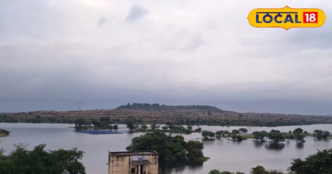 मिर्जापुर का मिनी गोवा… यहां पहाड़ों और झरनों के बीच मिलेगा स्वर्ग, नजारा मोह लेगा आपका मन!