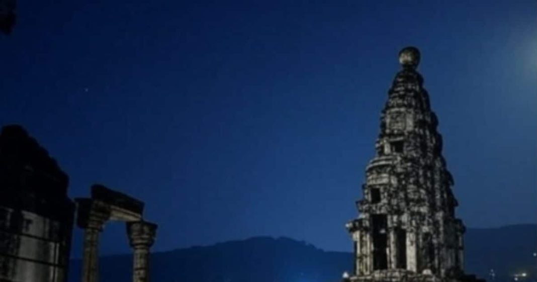 Kakanmath Temple Morena history importance in hindi | bhoton ne ek raat mein banaya tha shiv mandir| bhoton wala shiv mandir | मुरैना का रहस्यमयी ककनमठ मंदिर, जिसे एक रात में भूतों ने था बनाया!