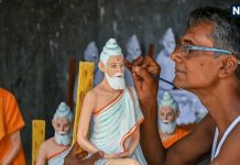 Loknath Brahmachari lived for 160 years know about his secrets and miracles | लोकनाथ ब्रह्मचारी 160 साल तक जीवित रहे, कभी सोए नहीं , ना ही आंखों की पुतलिया झपकती थीं