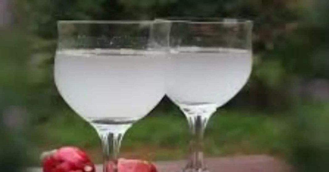 Feni: वो दारू जो कभी थी दर्द मिटाने की दवा, कैसे बन गई गोवा की फेवरेट ड्रिंक