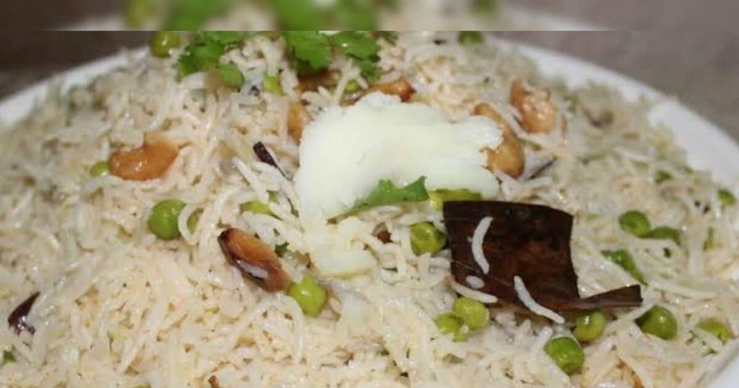 मटर पुलाव बनाने की आसान रेसिपी, झटपट तैयार करें स्वादिष्ट डिश.