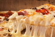 घर पर स्वादिष्ट और हेल्दी पिज़्ज़ा बनाने के आसान टिप्स