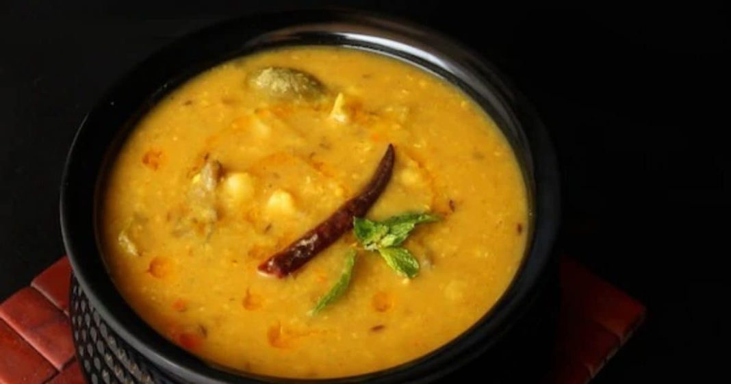 राजस्थानी दाल ढोकली रेसिपी घर पर बनाने का आसान तरीका.