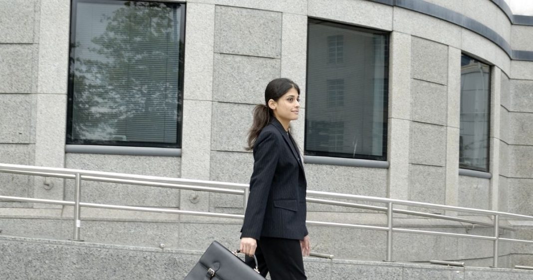 Chandra in Ninth House। नवम भाव में चंद्रमा, सौभाग्य या चुनौती?