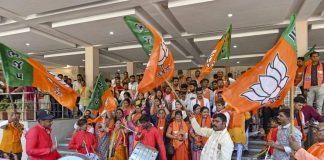 चुनाव जीतने के बाद पार्टियां कैसे करती हैं सेलिब्रेट, किस राज्य में बंटती है कौनसी मिठाई?