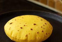 how to make makki ki roti at home recipe । मक्के की रोटी बनाने का आसान तरीका