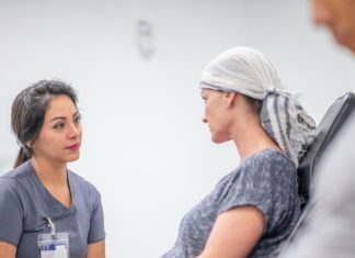 शुरूआती स्टेज में कैंसर तो बच सकती है जान, लक्षण से लेकर टेस्ट तक सब जानें, आएगा काम