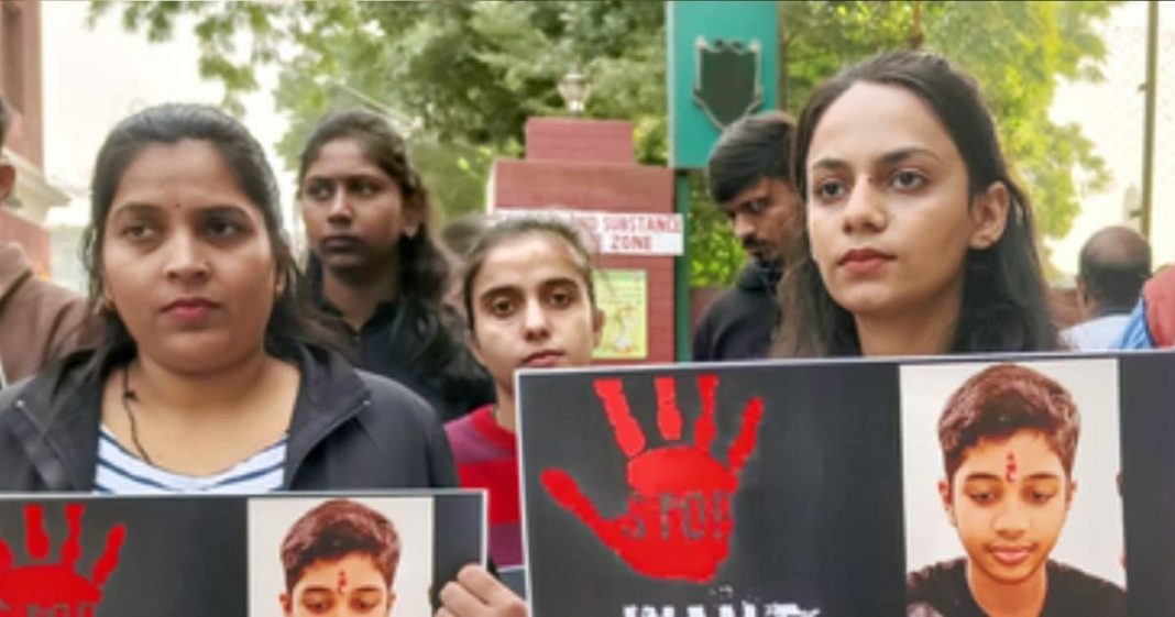 बच्चों में तेजी से बढ़ी जान देने की प्रवृत्ति, मानसिक दबाव या कुछ और वजह, विशेषज्ञ बोले- पैरेंट्स को संकेत समझना जरूरी