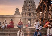 darshan ke baad mandir ki seedhi par kyu baithna chahiye | secret of sitting on steps of temple | दर्शन के बाद मंदिर की सीढ़ी पर क्यों बैठना चाहिए