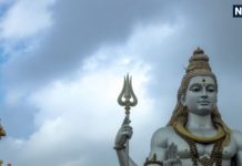 devaragattu shiv parvati Mandir history | devotees attack each other in devaragattu temple 100 years old tradition | भगवान शिव को प्रसन्न करने के लिए यहां भक्त एक-दूसरे पर चलाते हैं लाठियां, 100 साल पुरानी है परंपरा