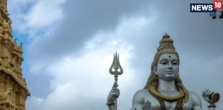 devaragattu shiv parvati Mandir history | devotees attack each other in devaragattu temple 100 years old tradition | भगवान शिव को प्रसन्न करने के लिए यहां भक्त एक-दूसरे पर चलाते हैं लाठियां, 100 साल पुरानी है परंपरा